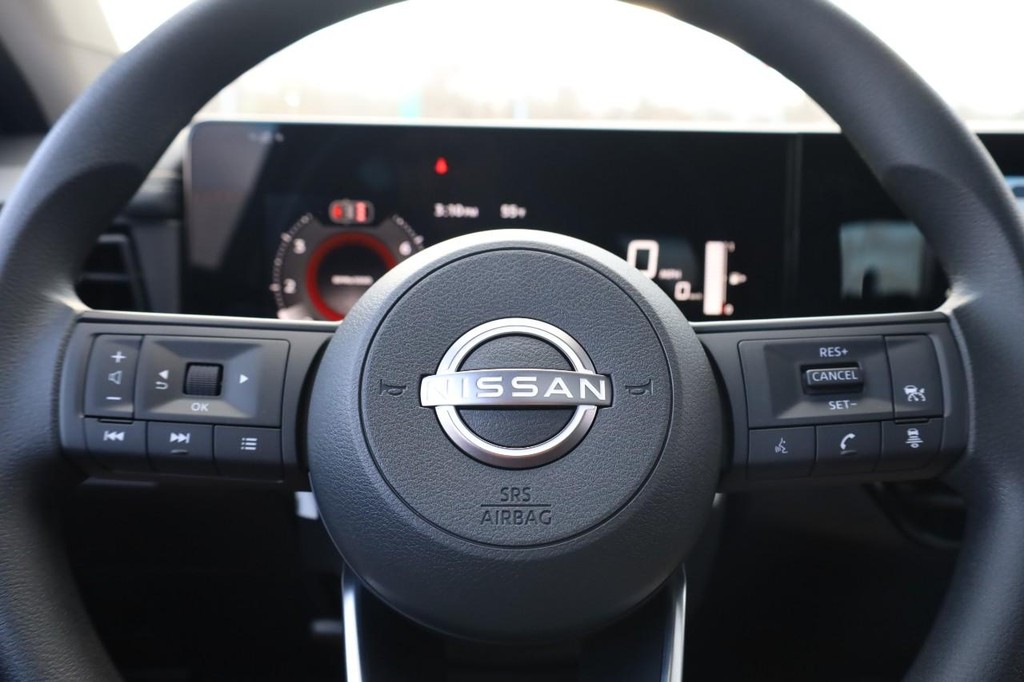 Nissan Kicks Vehicle Image 11