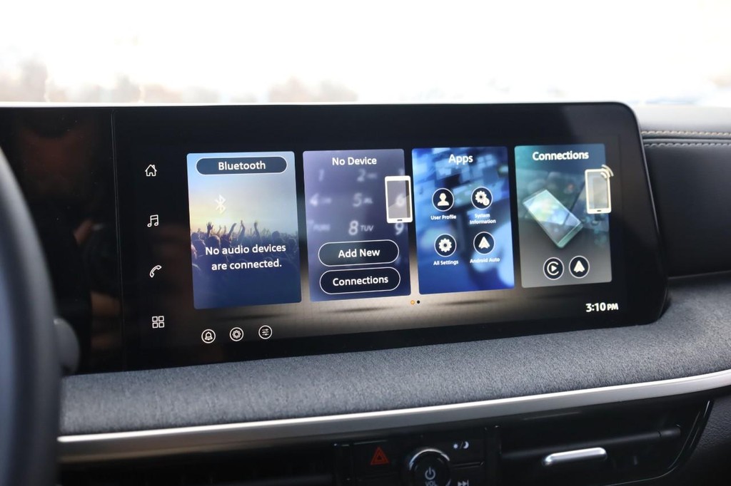 Nissan Kicks Vehicle Image 13