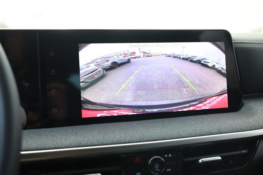 Nissan Kicks Vehicle Image 14