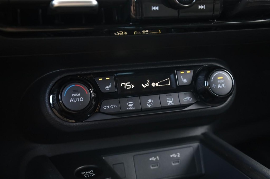 Nissan Kicks Vehicle Image 16