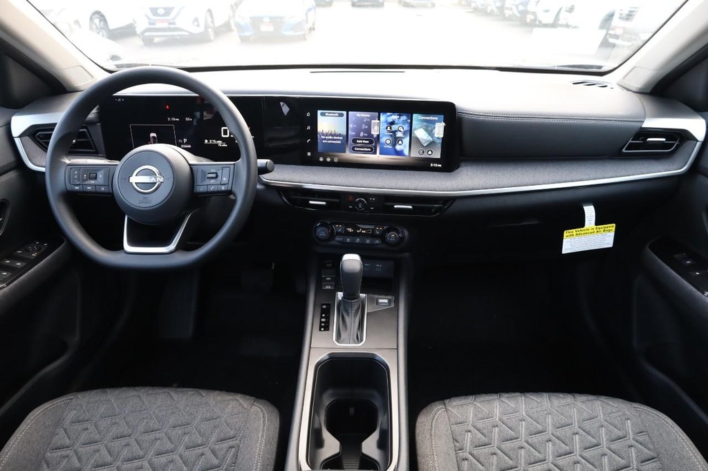 Nissan Kicks Vehicle Image 19