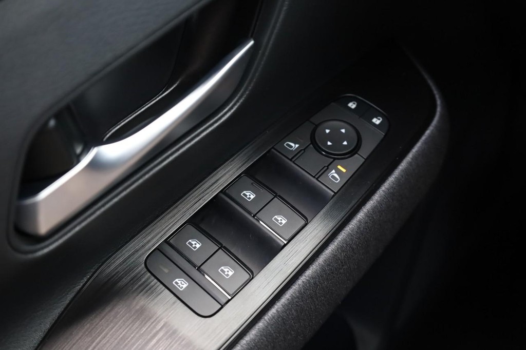 Nissan Kicks Vehicle Image 21