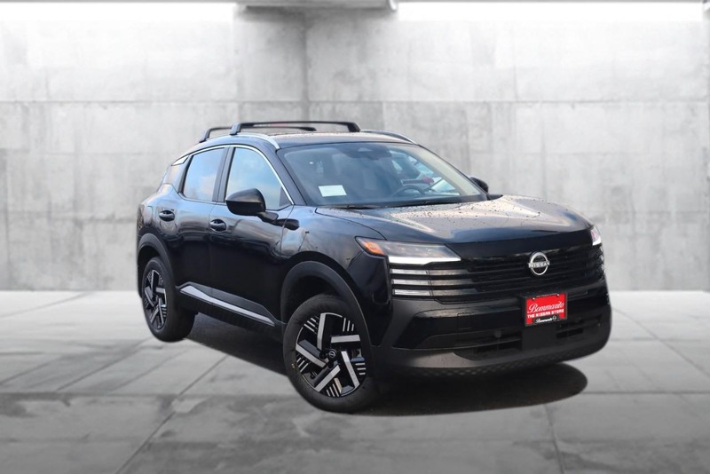 Nissan Kicks Vehicle Full-screen Gallery Image 2