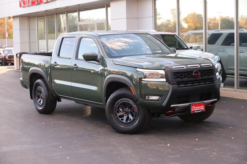 Nissan Frontier Vehicle Image 02