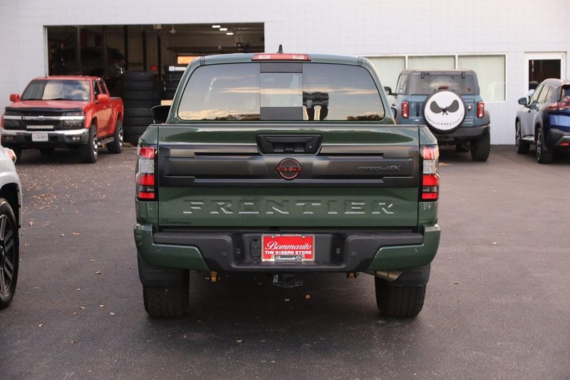 Nissan Frontier Vehicle Image 06