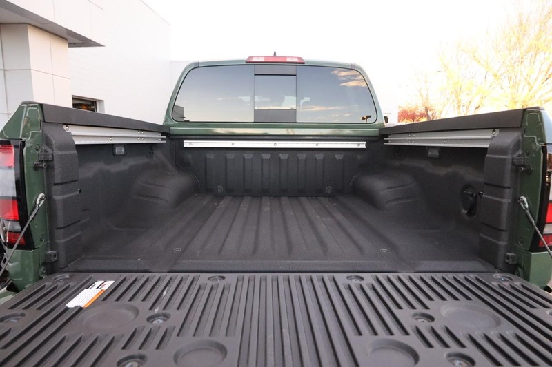 Nissan Frontier Vehicle Image 08