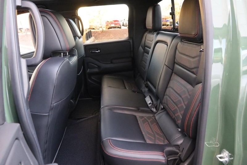 Nissan Frontier Vehicle Image 11