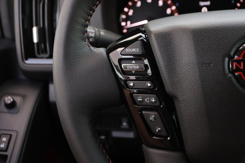 Nissan Frontier Vehicle Image 13