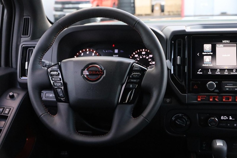 Nissan Frontier Vehicle Image 25