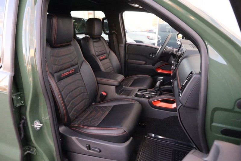 Nissan Frontier Vehicle Image 28