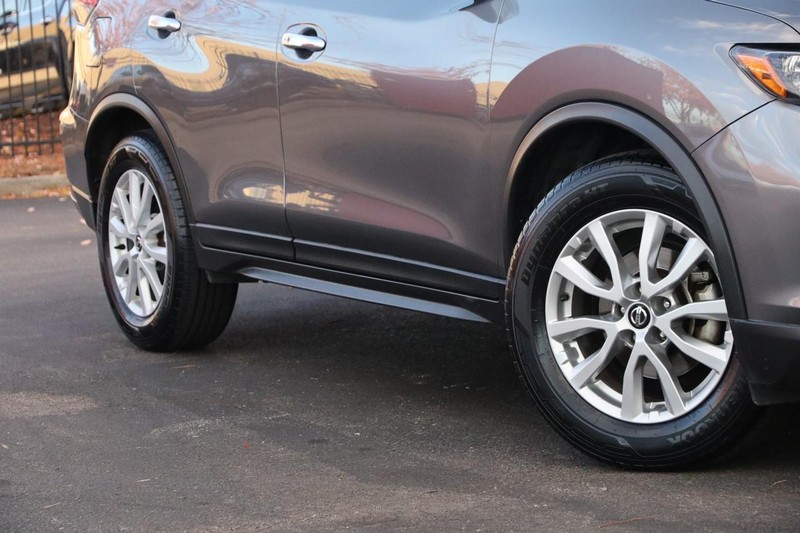 Nissan Rogue Vehicle Image 03