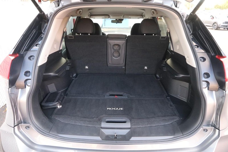 Nissan Rogue Vehicle Image 07