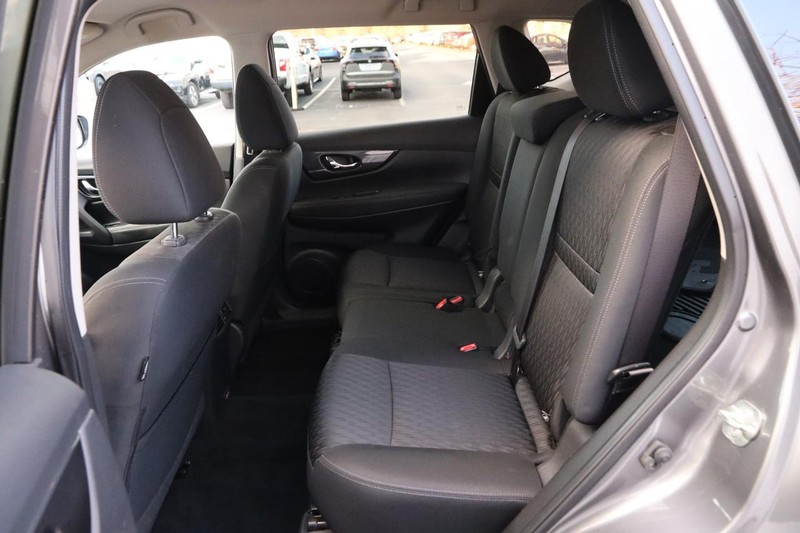 Nissan Rogue Vehicle Image 10