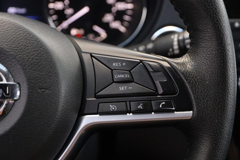 Nissan Rogue Vehicle Image 13