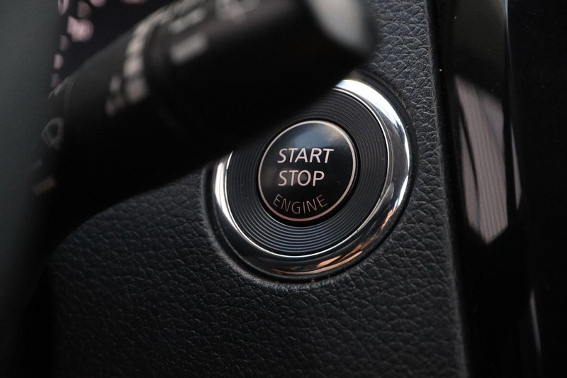 Nissan Rogue Vehicle Image 15