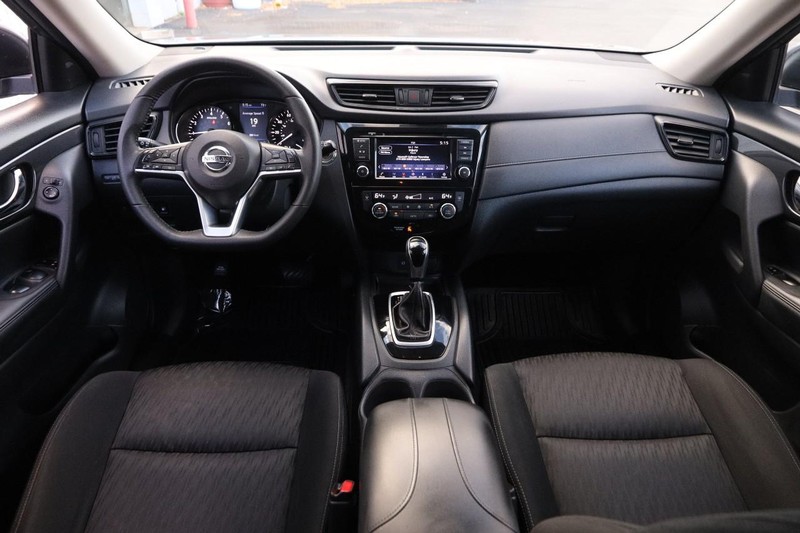 Nissan Rogue Vehicle Image 21