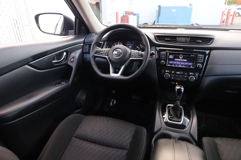 Nissan Rogue Vehicle Image 22