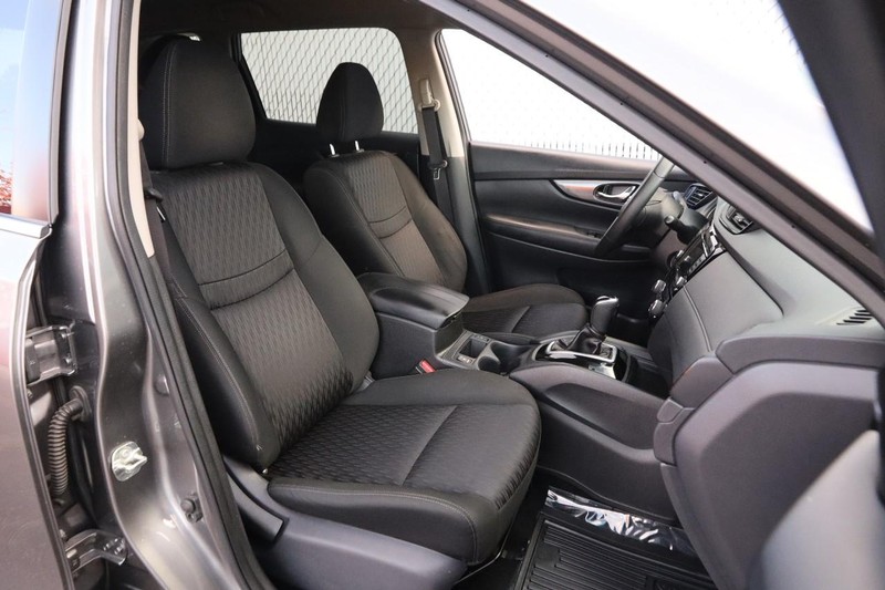 Nissan Rogue Vehicle Image 26