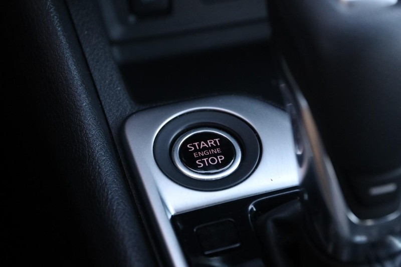 Nissan Sentra Vehicle Image 14