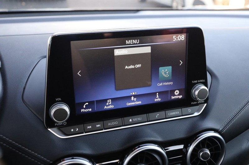 Nissan Sentra Vehicle Image 15