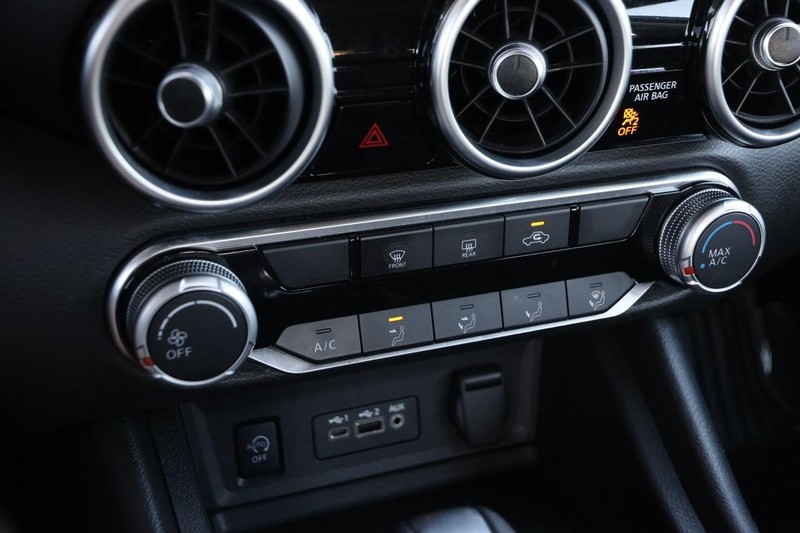 Nissan Sentra Vehicle Image 17