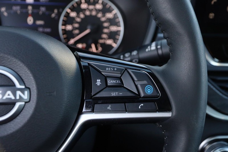 Nissan Altima Vehicle Image 14