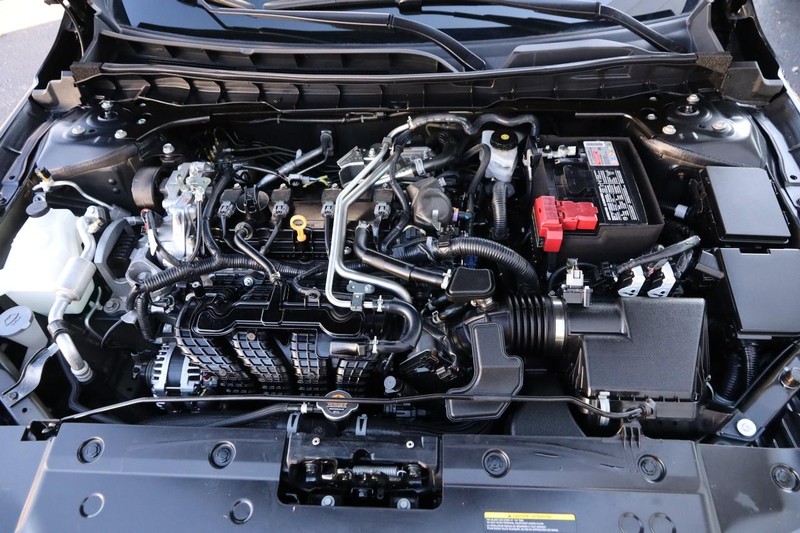 Nissan Altima Vehicle Image 28