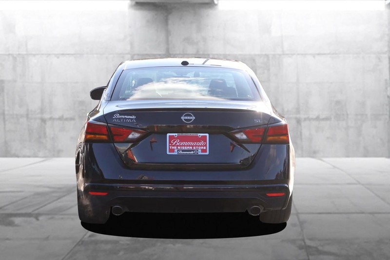 Nissan Altima Vehicle Image 34