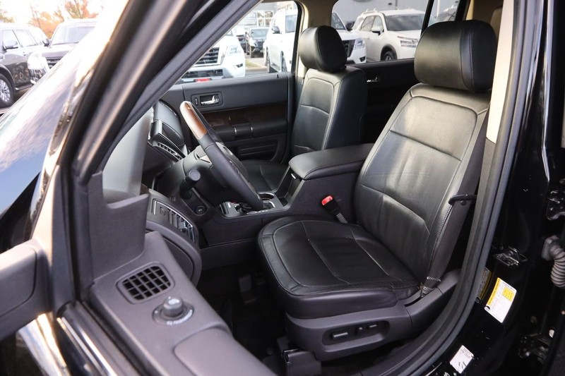 Ford Flex Vehicle Full-screen Gallery Image 09