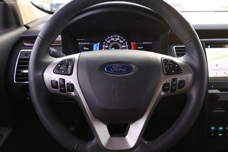 Ford Flex Vehicle Full-screen Gallery Image 12