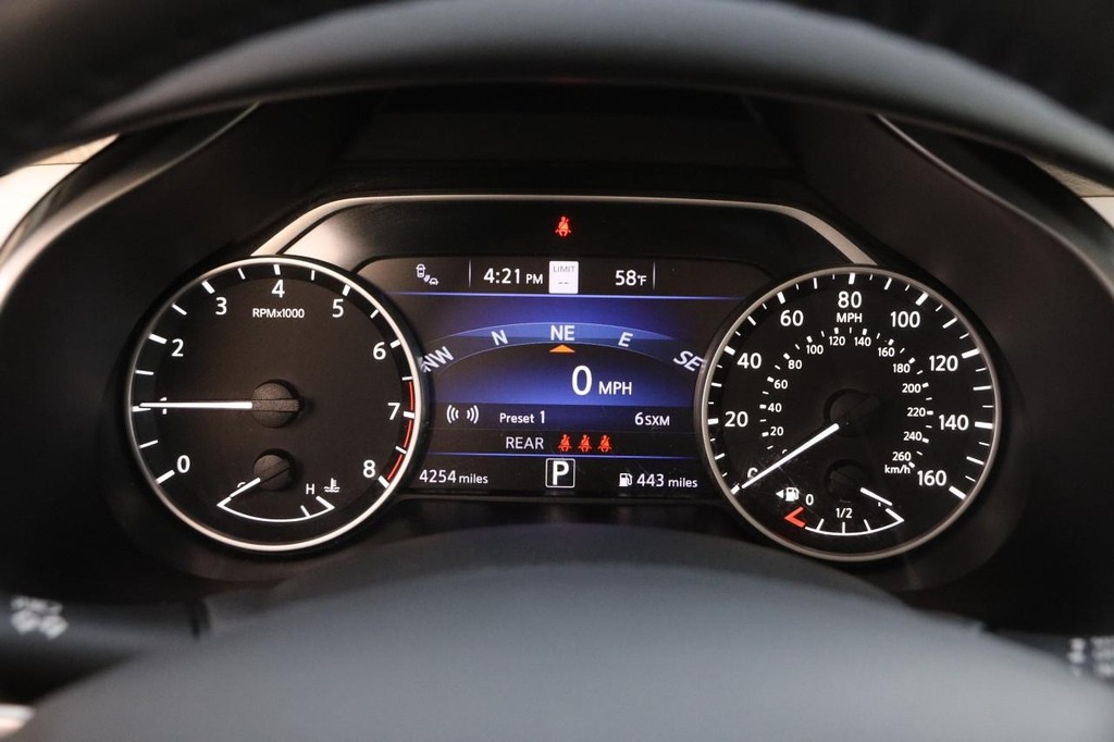 Nissan Murano Vehicle Image 15