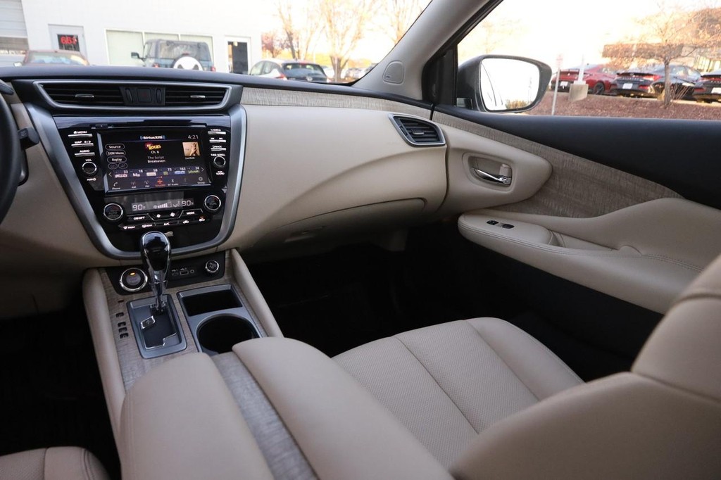 Nissan Murano Vehicle Image 26