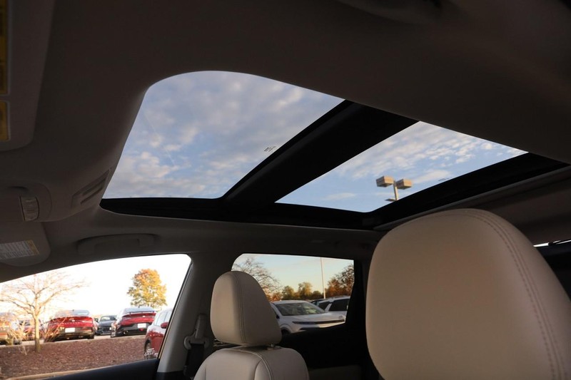 Nissan Murano Vehicle Image 09