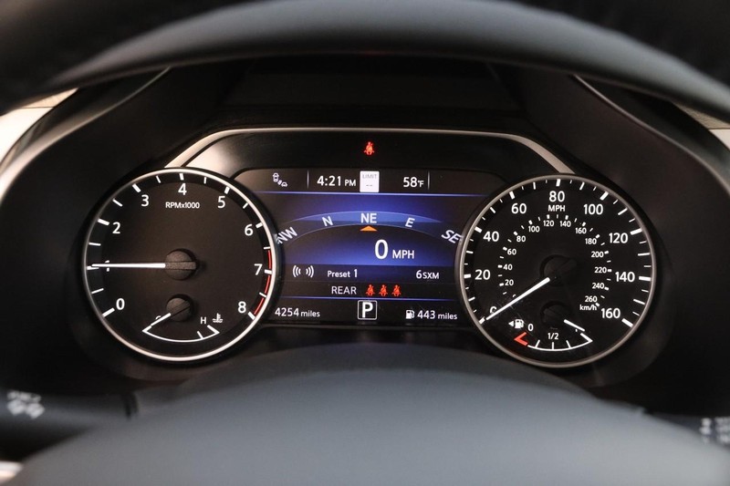 Nissan Murano Vehicle Image 15