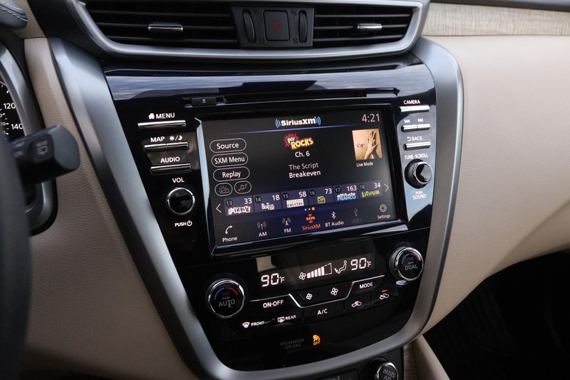 Nissan Murano Vehicle Image 17