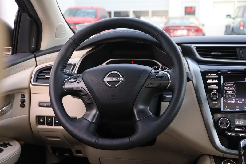 Nissan Murano Vehicle Image 24