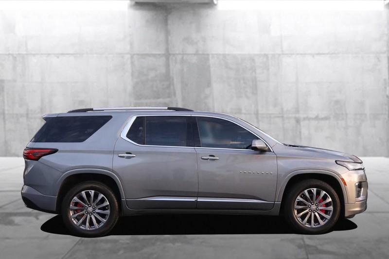 Chevrolet Traverse Vehicle Full-screen Gallery Image 05