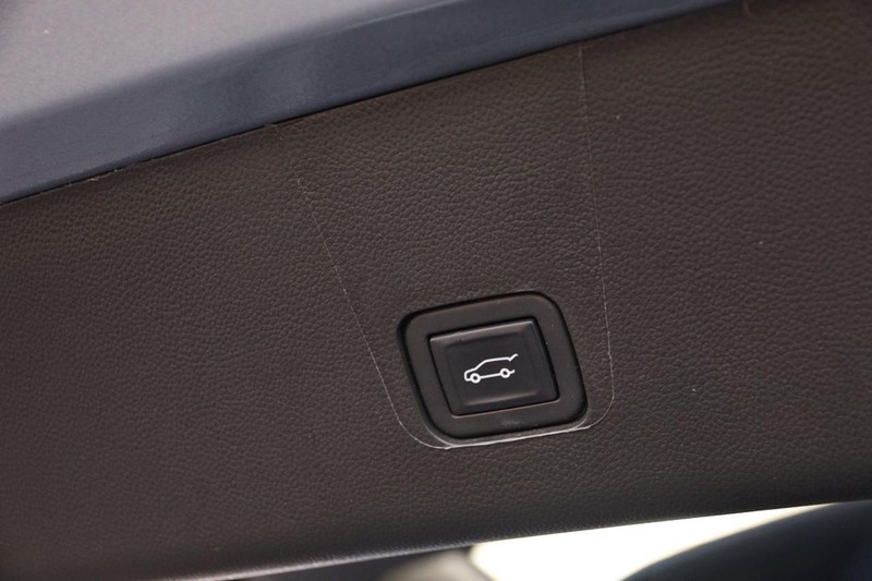 Chevrolet Traverse Vehicle Full-screen Gallery Image 08