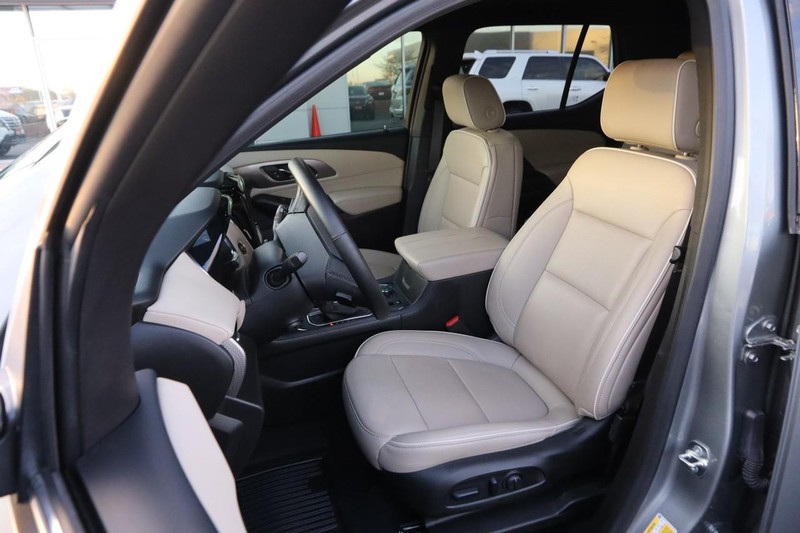 Chevrolet Traverse Vehicle Full-screen Gallery Image 09