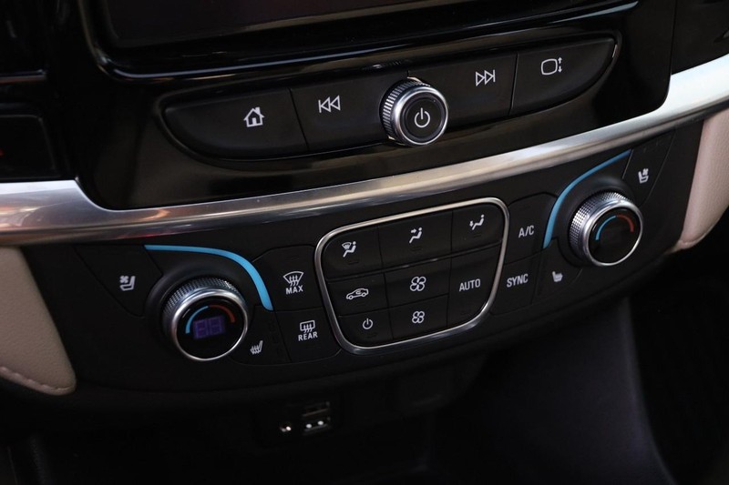 Chevrolet Traverse Vehicle Full-screen Gallery Image 20