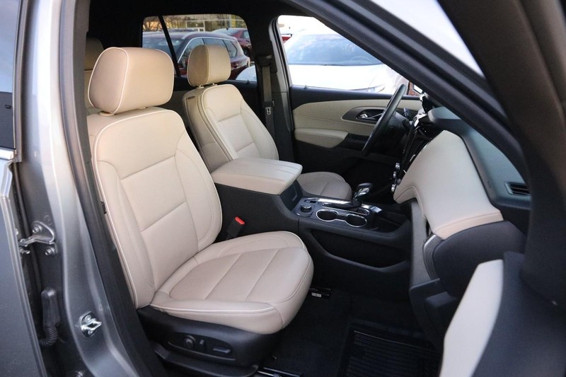 Chevrolet Traverse Vehicle Full-screen Gallery Image 29