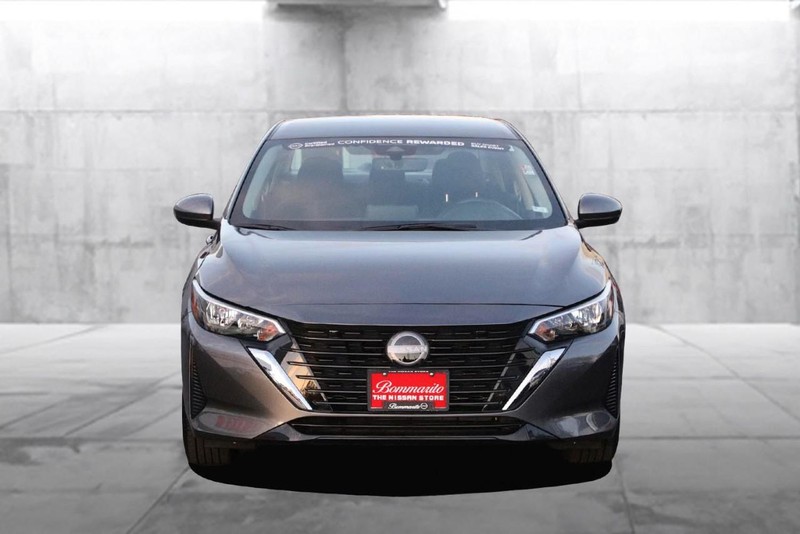 Nissan Sentra Vehicle Image 04