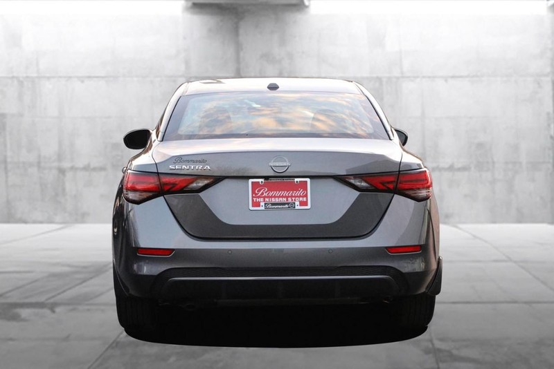 Nissan Sentra Vehicle Image 06