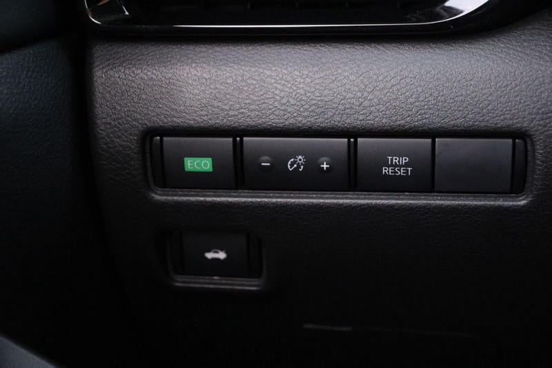 Nissan Sentra Vehicle Image 20