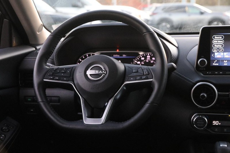 Nissan Sentra Vehicle Image 23