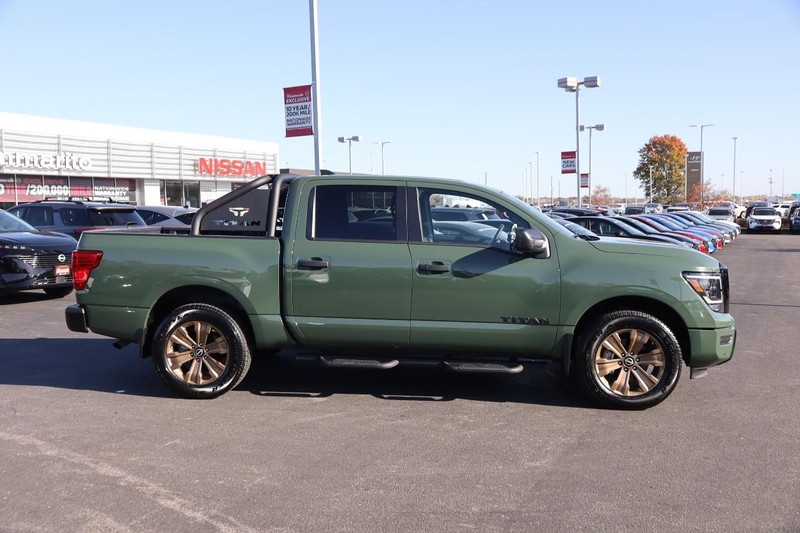 Nissan Titan Vehicle Image 05