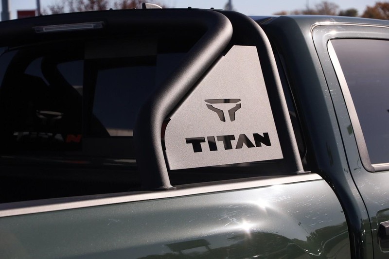 Nissan Titan Vehicle Image 06