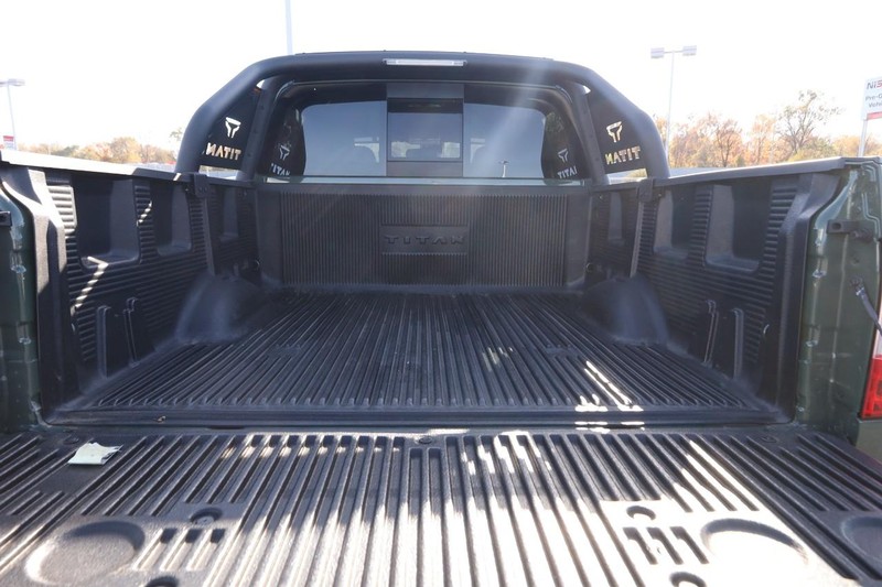 Nissan Titan Vehicle Image 08