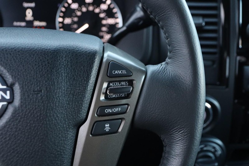 Nissan Titan Vehicle Image 13