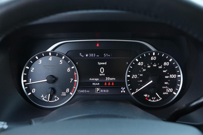 Nissan Titan Vehicle Image 14